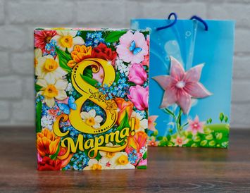 Набор "8 марта" с чаем и конфитюрами