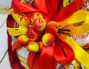 Букет  из чая и конфет "Яркая осень"