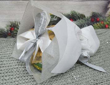 Новогодний букет из чайных пакетиков с орешками