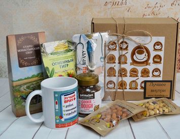 Подарок Врачу с чаем и кружкой