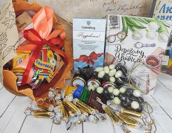 Букет из конфет на 1 сентября с ежедневником для учителя