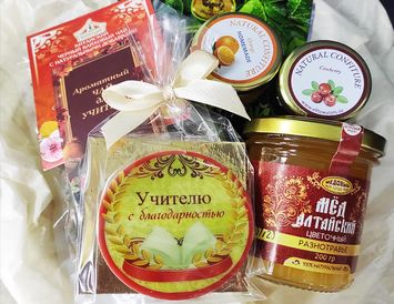 Подарок педагогу именной с мёдом