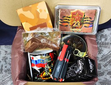 Оригинальный подарок в ящике на День защитников Отечества