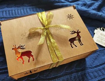 Новогодний подарок женщине с кофе "Рукавички"