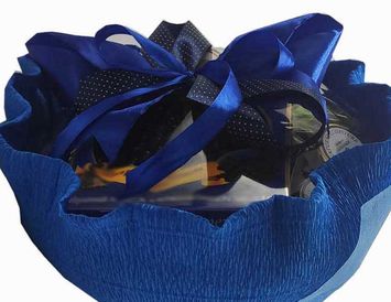 Букет из чая, кофе и конфет "Синий"