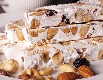 Туррон с миндалём и вишней 100 г.