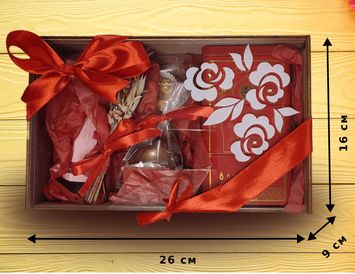 Подарочный набор с чаем и сладостями