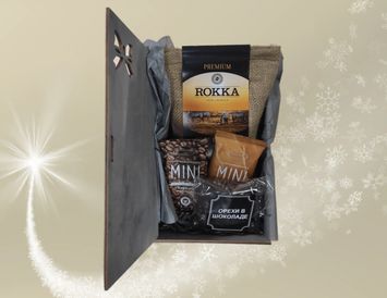 Новогодний подарочный набор с кофе и сладостями "Комплимент"