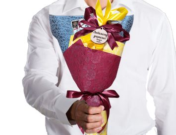 Букет - комплимент учителю из чая, кофе и шоколадки