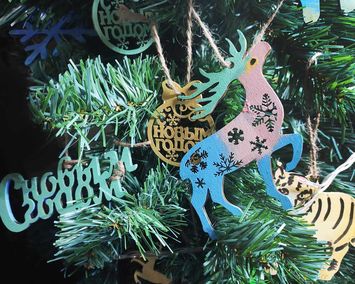 Набор елочных украшений 10+1 в подарок 7-15 см. из дерева