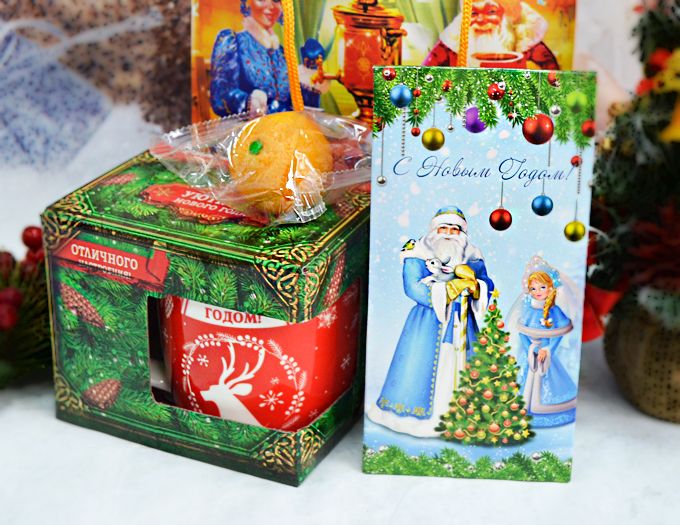 Подарочный набор с чаем и кружкой Новогодний в пакете